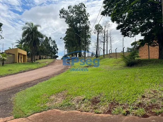 Chácara com 7260m², à venda, no bairro Cafezal em Londrina