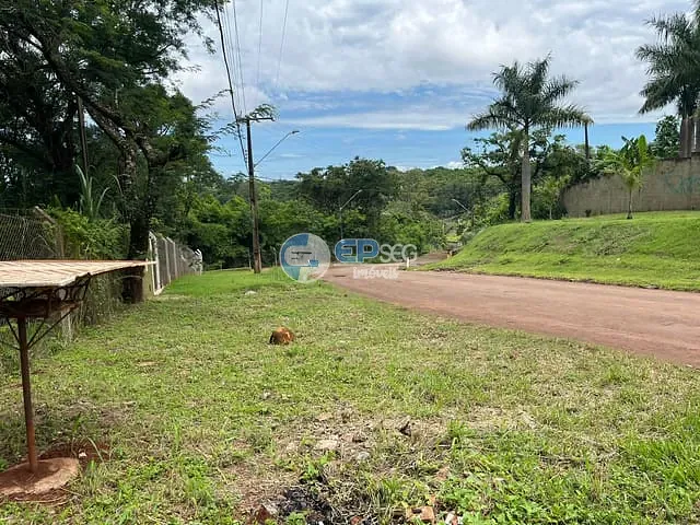 Chácara com 7260m², à venda, no bairro Cafezal em Londrina