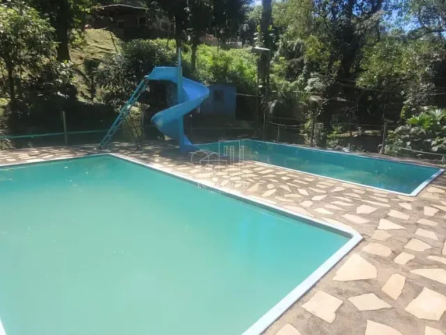 Chácara com 2500m² 3 quartos e 3 banheiros, à venda, no bairro Cantagalo em Guapimirim