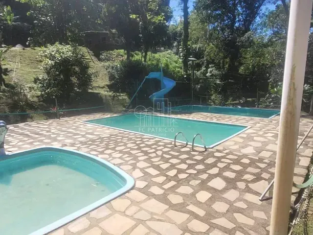 Chácara com 2500m² 3 quartos e 3 banheiros, à venda, no bairro Cantagalo em Guapimirim