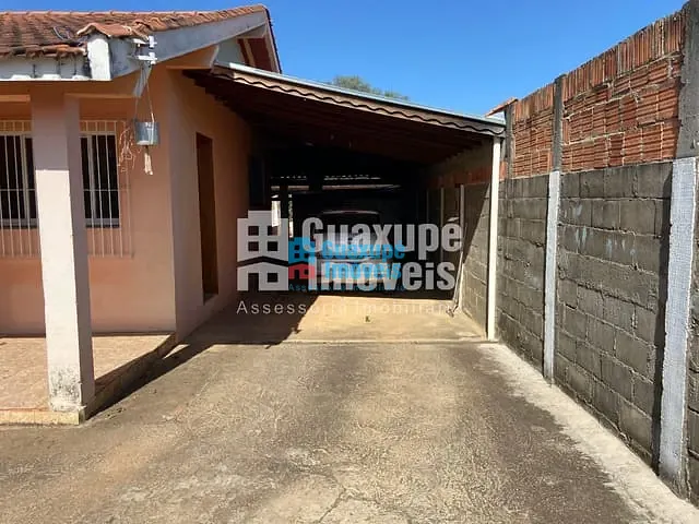 Chácara com 410m² 2 quartos e 2 banheiros, à venda, no bairro BOM JARDIM em GUAXUPÉ