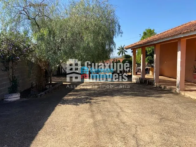 Chácara com 410m² 2 quartos e 2 banheiros, à venda, no bairro BOM JARDIM em GUAXUPÉ