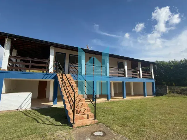 Casa com 2262m² 3 quartos e 2 banheiros, à venda, no bairro Residencial e Industrial Campo Alegre em Poços de Caldas