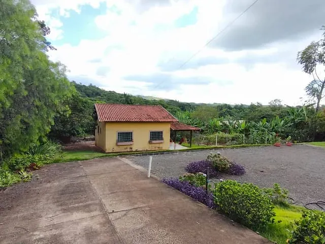 Chácara com 3396m² 2 quartos e 1 banheiro, à venda, no bairro Limoeiro em Londrina