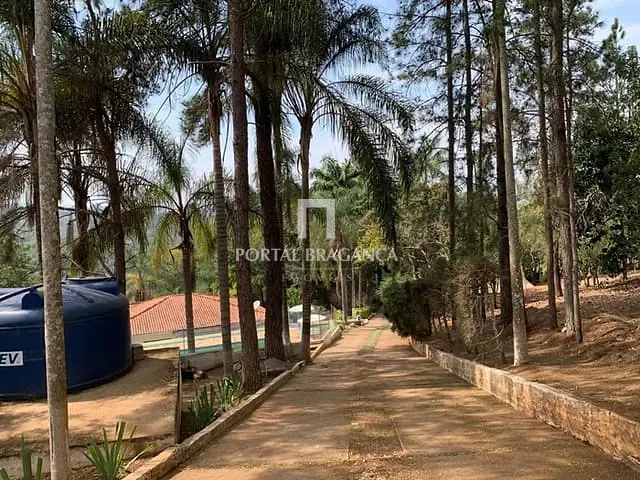 Chácara com 20000m² 4 quartos e 3 banheiros, à venda, no bairro Estiva do Agudo em Bragança Paulista