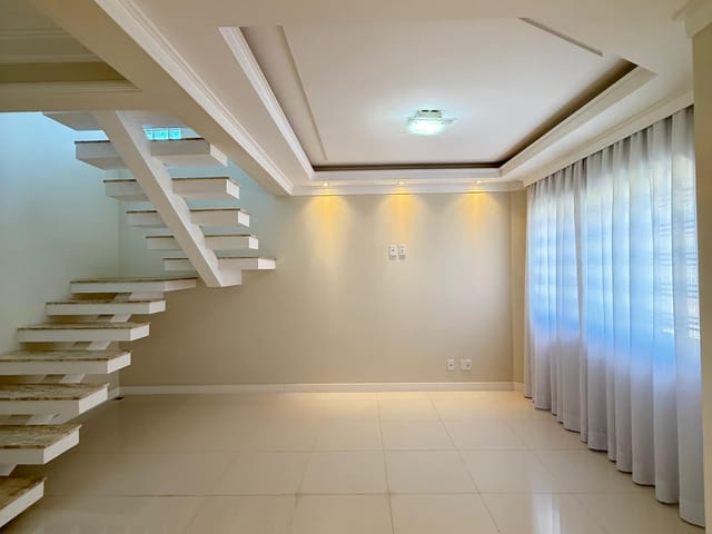 Chácara com 239m² 2 quartos e 3 banheiros, à venda, no bairro Contorno em Ponta Grossa