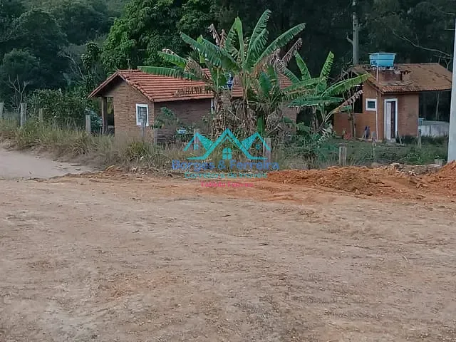 Chácara com 3000m² 2 quartos e 2 banheiros, à venda, no bairro Carafá em Votorantim
