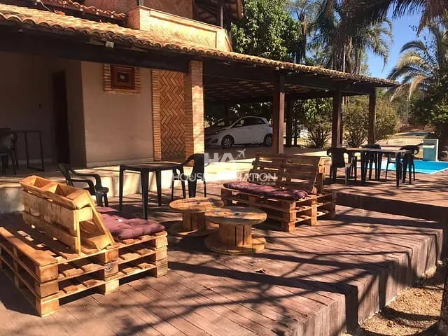 Casa com 5512m² 6 quartos e 5 banheiros, à venda, no bairro st central em Goianira