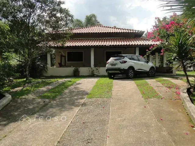 Chácara com 5000m² 3 quartos e 3 banheiros, à venda, no bairro São João da Boa Vista em Caçapava