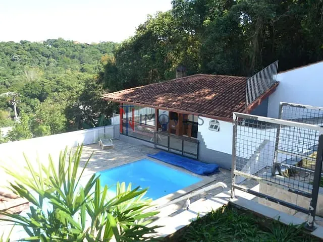 Chácara 3 quartos e 3 banheiros, à venda, no bairro Jardim do Lago em Atibaia