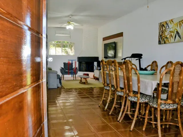 Chácara 3 quartos e 3 banheiros, à venda, no bairro Jardim do Lago em Atibaia