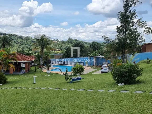 Chácara com 2000m² 4 quartos e 5 banheiros, à venda, no bairro Jardim Estância Brasil em Atibaia