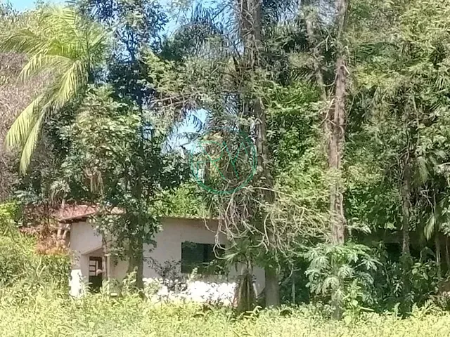 Chácara com 21000m² 4 quartos e 4 banheiros, à venda, no bairro Saltinho em Londrina