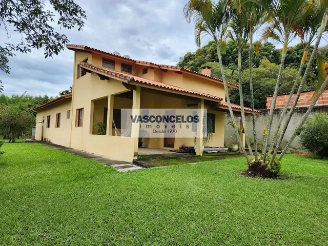Chácara com 1600m² 3 quartos e 5 banheiros, à venda, no bairro Vila Velha em Caçapava