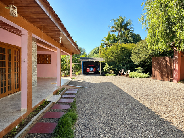 Casa com 120m² 2 quartos e 2 banheiros, à venda, no bairro Colônia Dona Luíza em Ponta Grossa