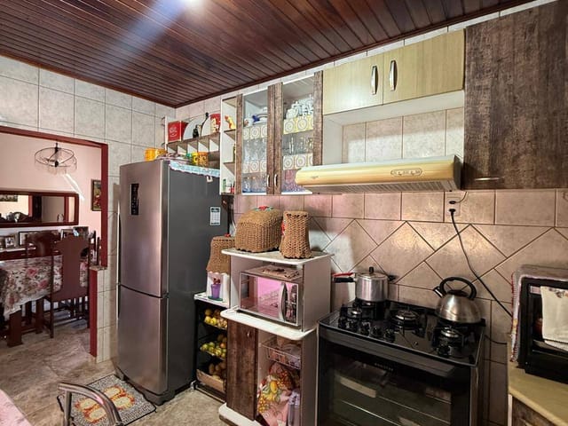 Casa com 120m² 2 quartos e 2 banheiros, à venda, no bairro Colônia Dona Luíza em Ponta Grossa