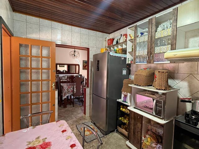 Casa com 120m² 2 quartos e 2 banheiros, à venda, no bairro Colônia Dona Luíza em Ponta Grossa