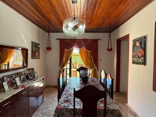Casa com 120m² 2 quartos e 2 banheiros, à venda, no bairro Colônia Dona Luíza em Ponta Grossa
