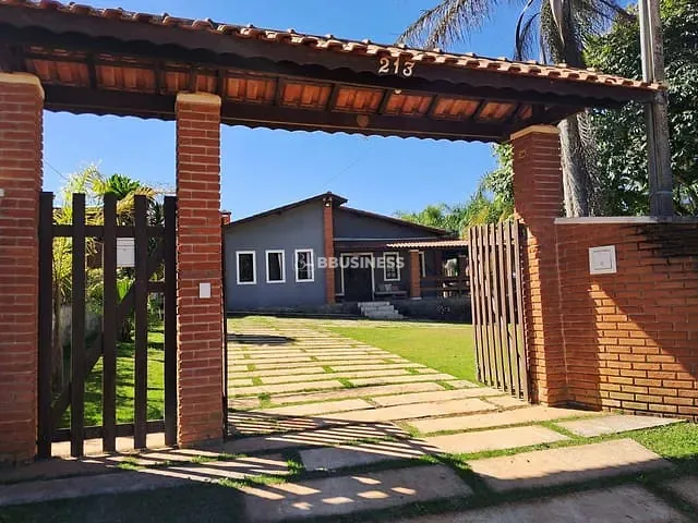 Chácara com 1200m² 3 quartos e 4 banheiros, à venda, no bairro Recreio em Ibiúna