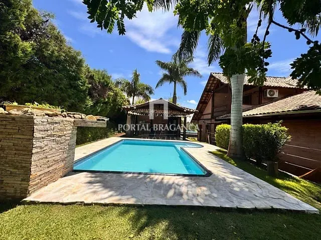 Casa com 1305m² 4 quartos e 4 banheiros, à venda ou para alugar, no bairro Porto Bragança em Bragança Paulista