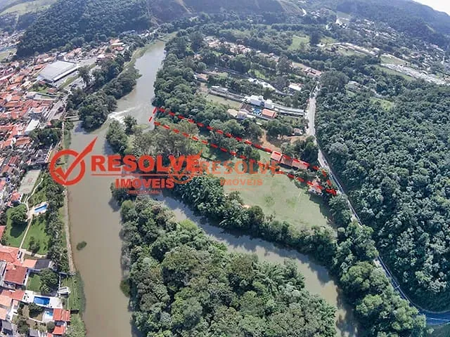 Chácara com 4000m², à venda, no bairro ITAÓCA em Guararema