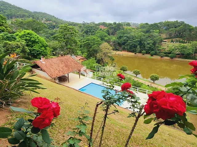 Chácara com 4500m² 4 quartos e 4 banheiros, à venda, no bairro Balança em Simão Pereira
