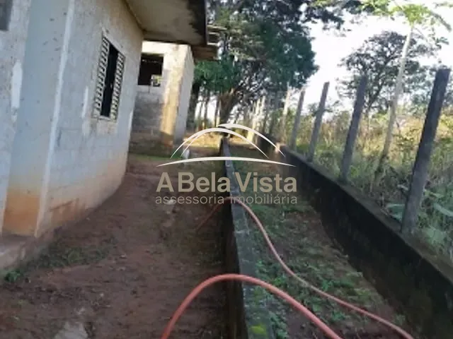 Chácara com 2080m² 2 quartos e 3 banheiros, à venda, no bairro VIÇOSO em Araçariguama