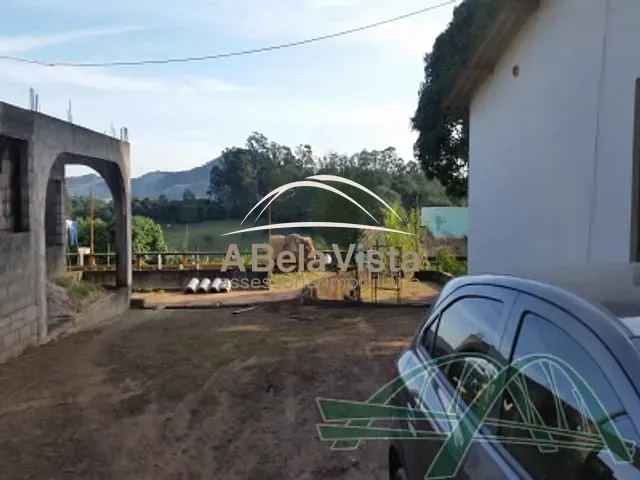 Chácara com 2080m² 2 quartos e 3 banheiros, à venda, no bairro VIÇOSO em Araçariguama