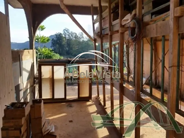 Chácara com 2080m² 2 quartos e 3 banheiros, à venda, no bairro VIÇOSO em Araçariguama