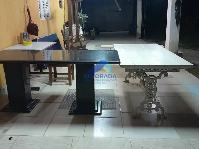 Chácara com 1000m² 2 quartos e 2 banheiros, à venda, no bairro Jardim Torrão de Ouro em São José dos Campos