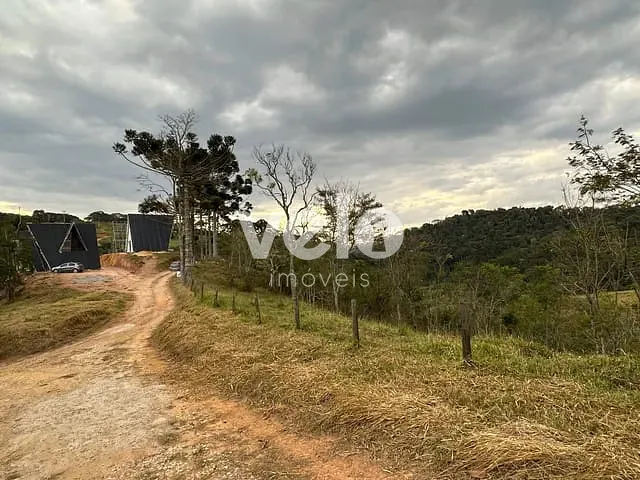 Chácara com 1096m², à venda, no bairro Bairro da Cachoeira  em Santo Antônio do Pinhal