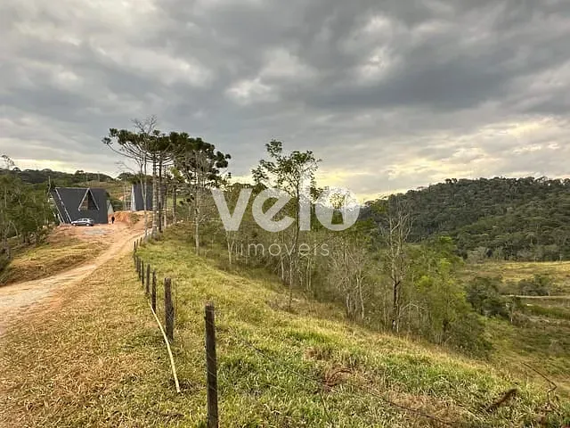 Chácara com 1096m², à venda, no bairro Bairro da Cachoeira  em Santo Antônio do Pinhal