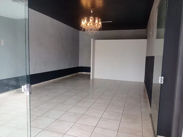 Chácara com 1330m², à venda, no bairro Waldemar Hauer em Londrina