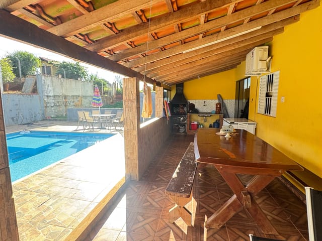 Chácara com 1800m² 2 quartos e 1 banheiro, à venda, no bairro Cruz de Cedro em Quadra