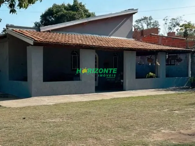 Chácara com 3850m² 4 quartos e 5 banheiros, à venda, no bairro Jardim S Herminia em São José dos Campos