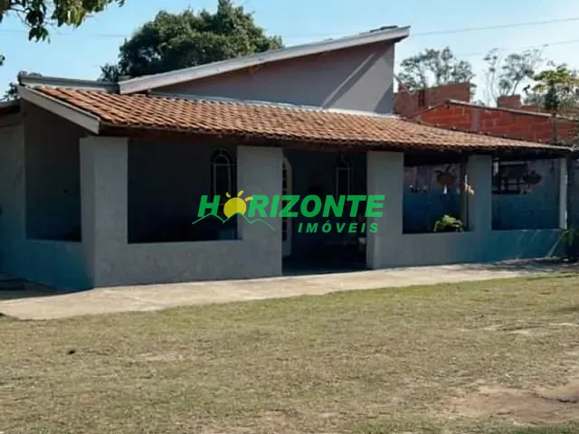 Chácara com 3850m² 4 quartos e 5 banheiros, à venda, no bairro Jardim S Herminia em São José dos Campos
