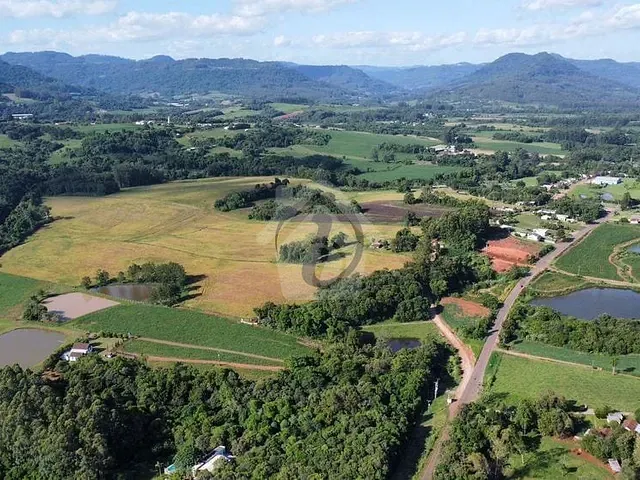 Chácara com 220m² 4 quartos e 3 banheiros, à venda, no bairro Pontes Filho em Teutônia