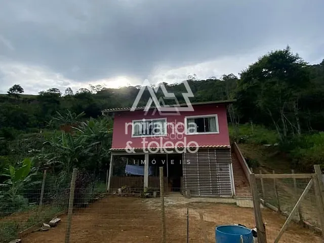 Chácara com 1800m² 2 quartos e 1 banheiro, à venda, no bairro Buenos Aires em Guarapari