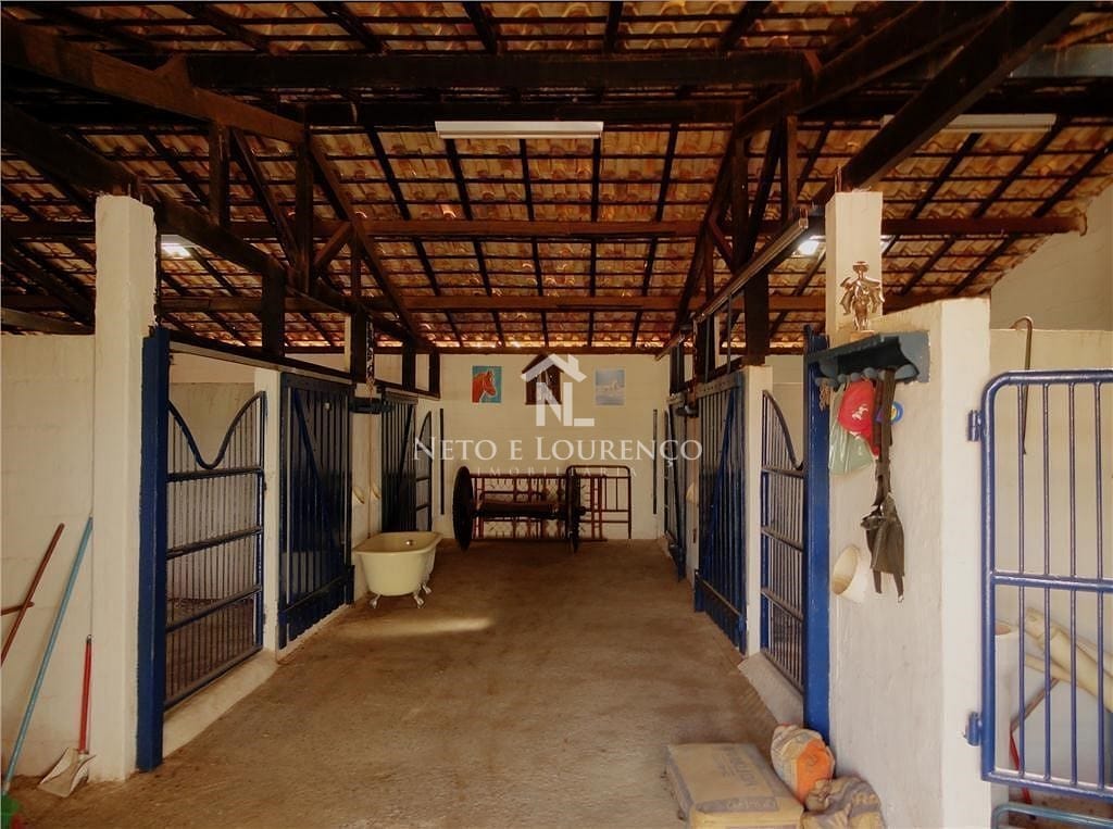Chácara à venda com 7 quartos, 785m² - Foto 16