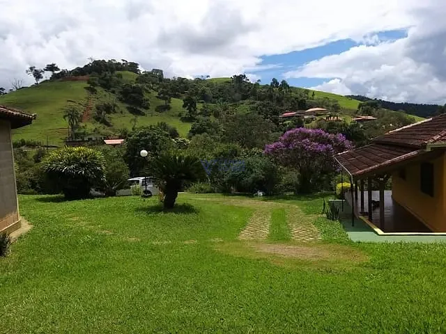 Chácara 3 quartos e 3 banheiros, à venda, no bairro Ponte Nova em Sapucaí-Mirim