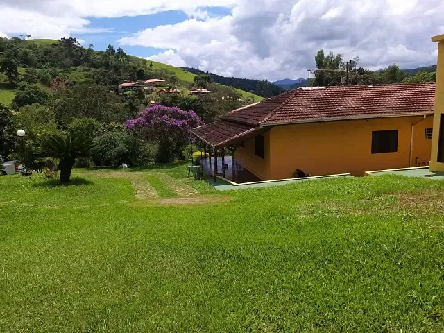 Chácara 3 quartos e 3 banheiros, à venda, no bairro Ponte Nova em Sapucaí-Mirim
