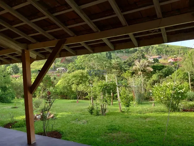 Chácara 3 quartos e 3 banheiros, à venda, no bairro Ponte Nova em Sapucaí-Mirim