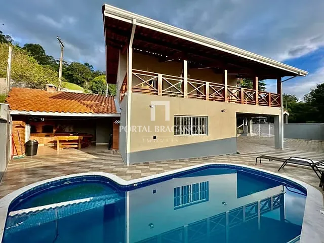 Chácara com 320m² 3 quartos e 2 banheiros, para alugar, no bairro Serrinha em Bragança Paulista