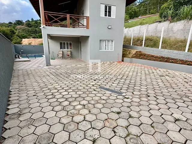 Chácara com 320m² 3 quartos e 2 banheiros, para alugar, no bairro Serrinha em Bragança Paulista