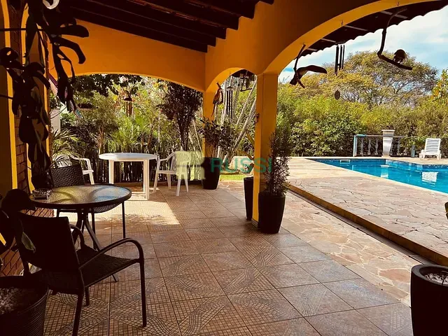 Chácara com 5500m² 3 quartos e 3 banheiros, à venda ou para alugar, no bairro Condomínio Lagoinha em Jacareí