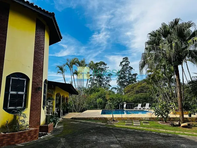 Chácara com 5500m² 3 quartos e 3 banheiros, à venda ou para alugar, no bairro Condomínio Lagoinha em Jacareí