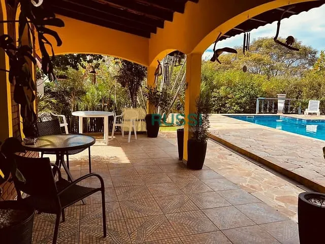 Chácara com 5500m² 3 quartos e 3 banheiros, à venda, no bairro Condomínio Lagoinha em Jacareí