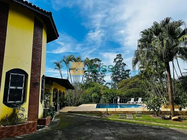 Chácara com 5500m² 3 quartos e 3 banheiros, à venda, no bairro Condomínio Lagoinha em Jacareí
