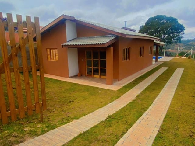 Chácara com 480m² 2 quartos e 3 banheiros, à venda, no bairro Parurú em Ibiúna