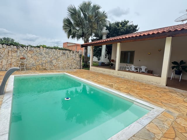Chácara com 1600m² 2 quartos e 3 banheiros, à venda, no bairro Bairro Jurumirim em Tatuí